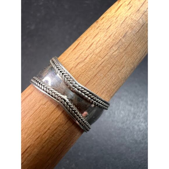 Vintage Sterling Silver Heart Ring | Indonesian Artisan | Size 10–10.25 - Picture 4 of 16